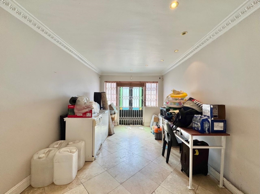 4 Bedroom Property for Sale in Zonnebloem Western Cape